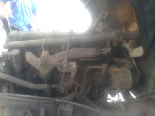 รถบรรทุก 6 ล้อติดเครน HINO เครนพับ ยืดได้ 2 ชัก 3 ปลอก ขนาด 1 ตัน ยี่ห้อ HMF