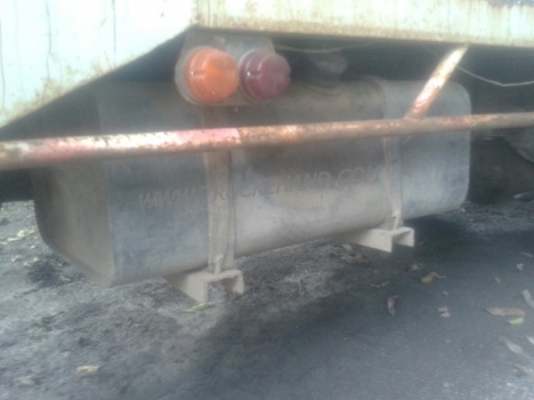 รถบรรทุก 6 ล้อติดเครน HINO เครนพับ ยืดได้ 2 ชัก 3 ปลอก ขนาด 1 ตัน ยี่ห้อ HMF