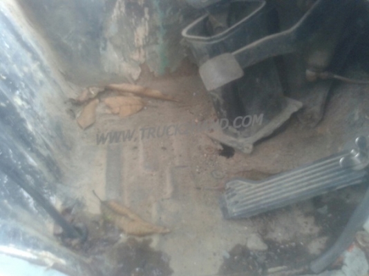 รถบรรทุก 6 ล้อติดเครน HINO เครนพับ ยืดได้ 2 ชัก 3 ปลอก ขนาด 1 ตัน ยี่ห้อ HMF