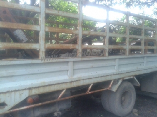 รถบรรทุก 6 ล้อติดเครน HINO เครนพับ ยืดได้ 2 ชัก 3 ปลอก ขนาด 1 ตัน ยี่ห้อ HMF