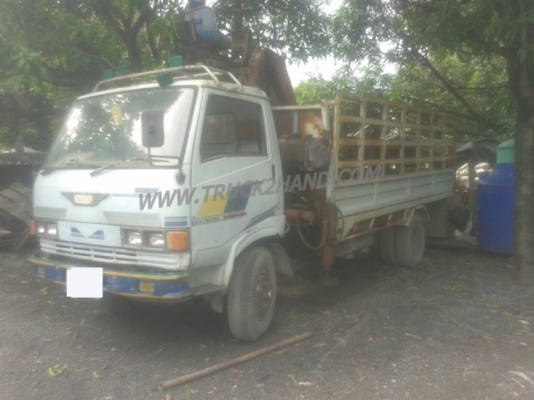 รถบรรทุก 6 ล้อติดเครน HINO เครนพับ ยืดได้ 2 ชัก 3 ปลอก ขนาด 1 ตัน ยี่ห้อ HMF