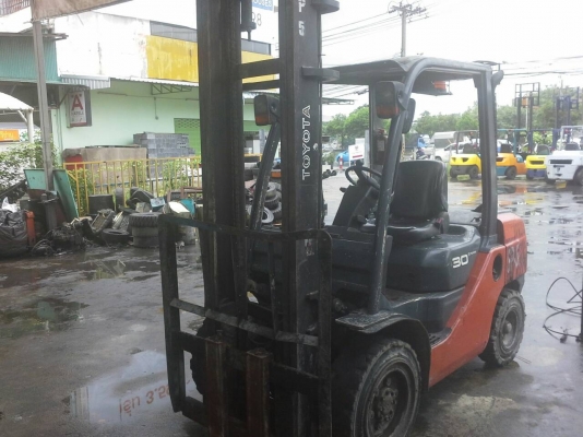 TOYOTA 8FD30ขนาด3ตัน เสาสูง4เมตร เกียร์ออร์โต้ เครื่องยนต์ดีเซล2Z รับประกันเครื่องเกียร์3เดือน ราคาต่อรองได้0816161541