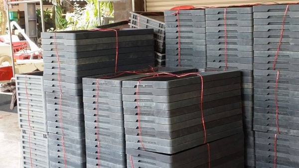 นำเข้าจากญี่ปุ่น ถาดเพาะต้นกล้า เก่าญี่ปุ่น ผลิดจากพลาสติกเกรดดี คุณภาพดี เหนียว ทน ขนาด กว้าง 30.5cm. ยาว 60cm. สูง 3cm.