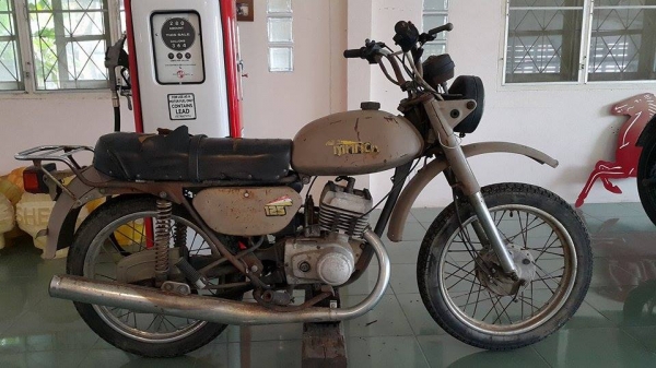 ขายมอเตอร์ไซค์โบราณหลายคัน ขายมอเตอร์ไซค์โบราณหลายคัน