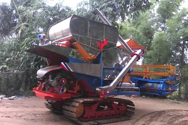 ขายรถเกี่ยวข้าว