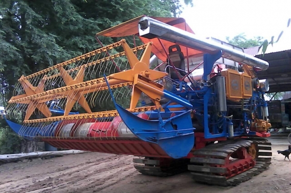 ขายรถเกี่ยวข้าว