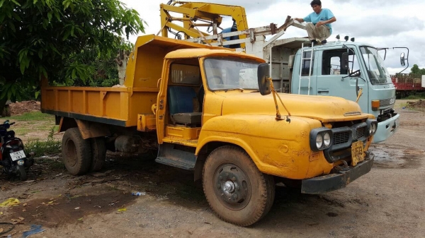 ขาย 6 ล้อ หัวยาวดั้ม คัสซีสวยตลอดเส้น เครื่อง DA120 มีสโลว์กลาง พวงมาลัยพาวเวอร์ เบรคลมดัน ทะเบียนชุดโอนครบครับ