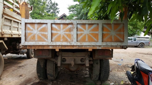 ขาย 6 ล้อ หัวยาวดั้ม คัสซีสวยตลอดเส้น เครื่อง DA120 มีสโลว์กลาง พวงมาลัยพาวเวอร์ เบรคลมดัน ทะเบียนชุดโอนครบครับ