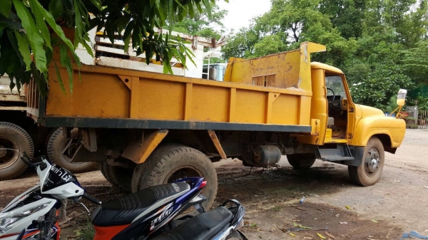 ขาย 6 ล้อ หัวยาวดั้ม คัสซีสวยตลอดเส้น เครื่อง DA120 มีสโลว์กลาง พวงมาลัยพาวเวอร์ เบรคลมดัน ทะเบียนชุดโอนครบครับ ขาย 6 ล้อ หัวยาวดั้ม คัสซีสวยตลอดเส้น เครื่อง DA120 มีสโลว์กลาง พวงมาลัยพาวเวอร์ เบรคลมดัน ทะเบียนชุดโอนครบครับ