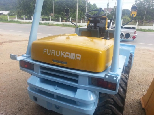 รถตัก FURUKAWA FL302 เกลียวอ่อน รุ่นใหม่ เครื่องอีซีซุ 3 สูบ ยังไม่ได้ใช้งานในไทย เอกสารอินวอย สภาพทำสีแล้วพร้อมใช้งาน สภาพ 430,000 บาท