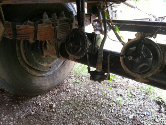 มี 7 หาง(เหลือ4).....ทางลูกพ่วงบรรทุกน้ำมัน 2 คานของPANUS ถัง16,000 ลิตร หางสาพดี สวย..