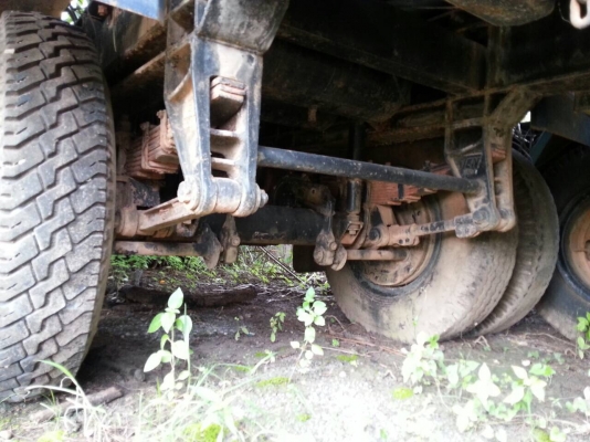 มี 7 หาง(เหลือ4).....ทางลูกพ่วงบรรทุกน้ำมัน 2 คานของPANUS ถัง16,000 ลิตร หางสาพดี สวย..