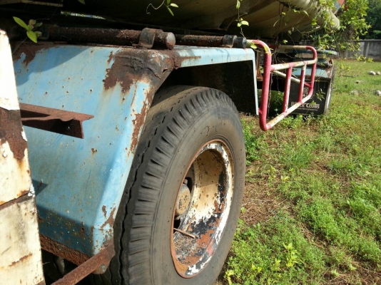 มี 7 หาง(เหลือ4).....ทางลูกพ่วงบรรทุกน้ำมัน 2 คานของPANUS ถัง16,000 ลิตร หางสาพดี สวย..