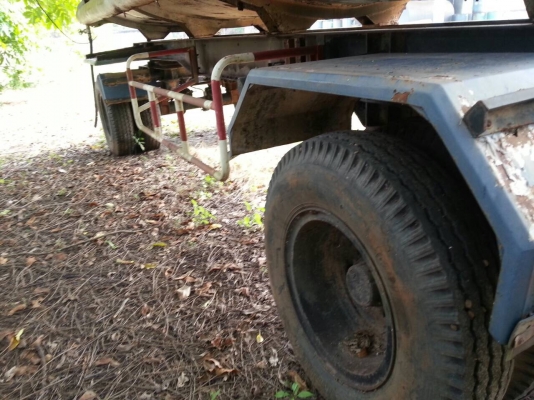 มี 7 หาง(เหลือ4).....ทางลูกพ่วงบรรทุกน้ำมัน 2 คานของPANUS ถัง16,000 ลิตร หางสาพดี สวย..