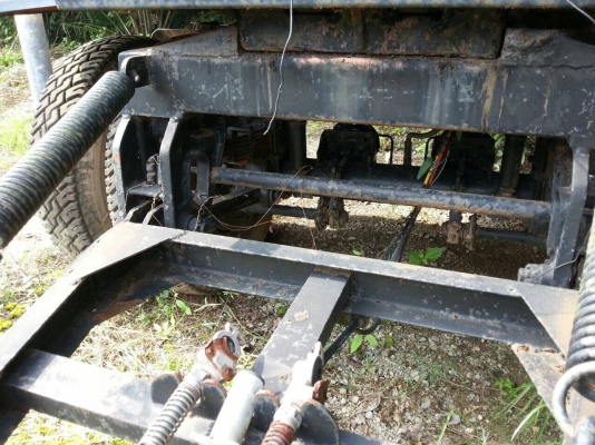 มี 7 หาง(เหลือ4).....ทางลูกพ่วงบรรทุกน้ำมัน 2 คานของPANUS ถัง16,000 ลิตร หางสาพดี สวย..