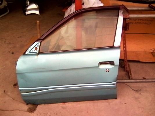 ชุดกระจกไฟฟ้าและแผงประตูหน้าซ้าย โซลูน่า