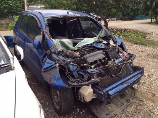 ซากฮอนด้าเเจ๊ช ปี05 โอนลอยหรือเเยกขายเป็นอะไหลทั้งหมดมีเก๋งเเละกระบะหลายรุ่น รับซื้อรถอุบัตเหตุทุกสภาพ