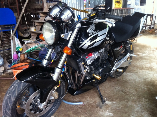 (ปรับราคาใหม่)ขายcb400 ปี 98 เวอร์ชั่นS ราคา 59500 บาท สำเนาทะเบียน มีในระบบ