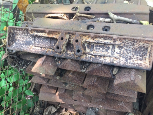 ขายใบแผ่นแทรกซ์ ตีนเป็ด (ใบสามเหลี่ยม)ของรถแบคโฮ ถอดจาก PC60-5 สวย สภาพดี ไม่เคยใช้ในไทย