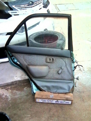 ประตูหลังซ้ายโซลูน่า มุมส้ม ของถอด พร้อมอุปกรณ์