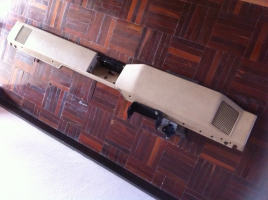 คอลโซลหน้า Jeep Cherakee และอะไหล่อื่นๆ คอลโซลหน้า Jeep Cherakee และอะไหล่อื่นๆ