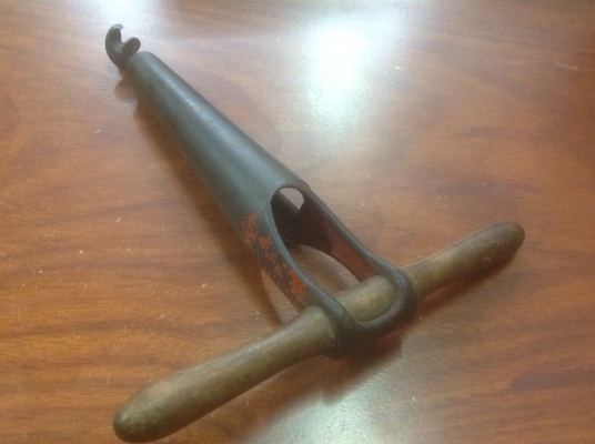 ขายสว่านเจาะไม้ด้วยมือ โบราณ ขนาดดอก 1 1/2" เหล็กดี ด้ามจับไม้ เก่าหายากน่าใช้ และสะสม ขายสว่านเจาะไม้ด้วยมือ โบราณ ขนาดดอก 1 1/2" เหล็กดี ด้ามจับไม้ เก่าหายากน่าใช้ และสะสม