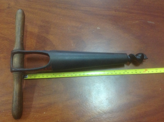 ขายสว่านเจาะไม้ด้วยมือ โบราณ ขนาดดอก 1 1/2" เหล็กดี ด้ามจับไม้ เก่าหายากน่าใช้ และสะสม ขายสว่านเจาะไม้ด้วยมือ โบราณ ขนาดดอก 1 1/2" เหล็กดี ด้ามจับไม้ เก่าหายากน่าใช้ และสะสม