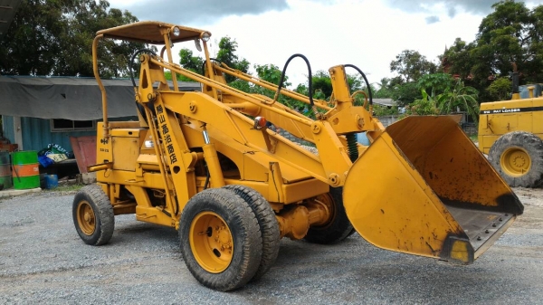 ขาย รถตัก KOMATSU SD20-5 นำเข้าจากญี่ปุ่น โทร.090-986-2521 อ๊อบ