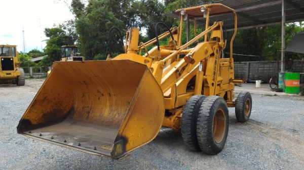 ขาย รถตัก KOMATSU SD20-5 นำเข้าจากญี่ปุ่น โทร.090-986-2521 อ๊อบ