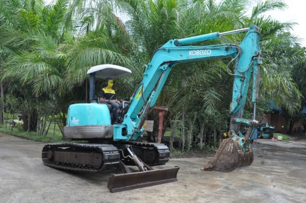 ขายแบคโฮ KOBELCO SK45SR ปั้มนิ้ว แทรคเหล็กหุ้มยาง ครบๆ สวยเดิมจากญี่ปุ่น ทำงานสมบูรณ์ทุกระบบ รับรองไม่ผิดหวัง 460,000 เท่านั้น!!