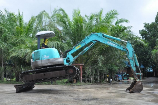 ขายแบคโฮ KOBELCO SK45SR ปั้มนิ้ว แทรคเหล็กหุ้มยาง ครบๆ สวยเดิมจากญี่ปุ่น ทำงานสมบูรณ์ทุกระบบ รับรองไม่ผิดหวัง 460,000 เท่านั้น!!