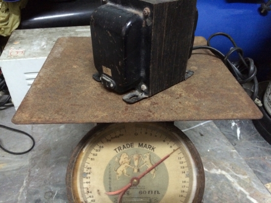 หม้อแปลง 110 v. หนัก 9 kg. วัตต์สูง