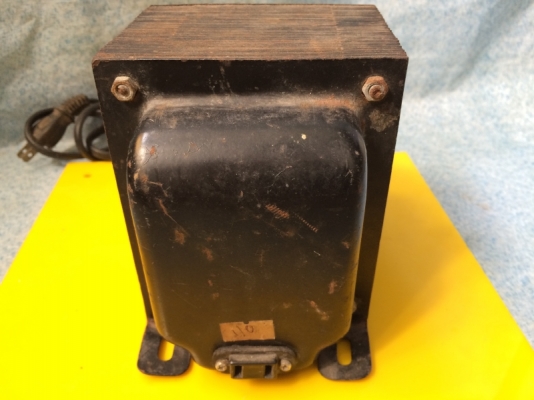 หม้อแปลง 110 v. หนัก 9 kg. วัตต์สูง