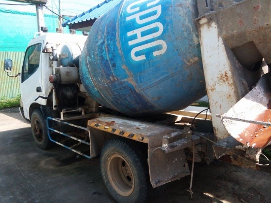 ขายรถโม่  2.5 คิว  ราคากันเอง  6 ล้อเล็ก