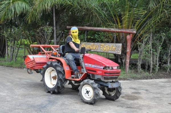 ขายรถไถYANMAR15แรง ขับ4ล้อ พร้อมโรตารี่หลัง สภาพสวยเดิมญี่ปุ่นไม่เคยใช้ในไทย 115,000 เท่านั้น!! ขายรถไถYANMAR15แรง ขับ4ล้อ พร้อมโรตารี่หลัง สภาพสวยเดิมญี่ปุ่นไม่เคยใช้ในไทย 115,000 เท่านั้น!!