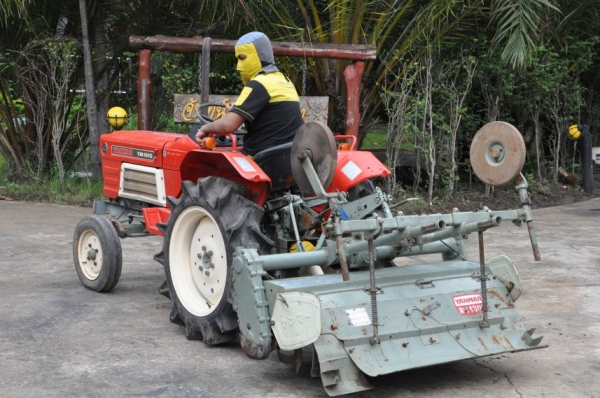 ขายรถไถYANMAR YM1601 พร้อมโรตารี่หลัง สภาพสวยเดิมญี่ปุ่นไม่เคยใช้ในไทย 75,000เท่านั้น!!