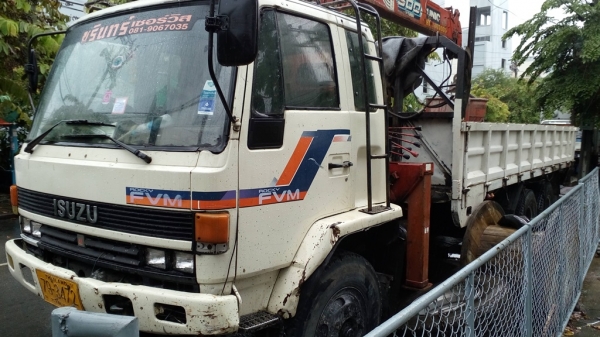 ขาย Rocky 175 ห้างแท้ ติด เครน unic 5 ตัน 4 ท่อน