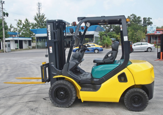จำหน่ายรถ Forklift KOMATSU 2.5 ตัน (ญี่ปุ่น) FD25-16 เสาเข้าตู้ 4.3 เมตร เกียร์ออโต้ งา 1.2 เมตร + Side Shift