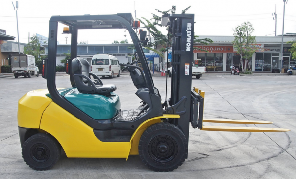 จำหน่ายรถ Forklift KOMATSU 2.5 ตัน (ญี่ปุ่น) FD25-16 เสาเข้าตู้ 4.3 เมตร เกียร์ออโต้ งา 1.2 เมตร + Side Shift