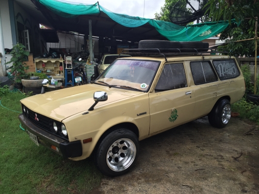 แวน เรโทร ใหญ่ ทำมาเยอะราคาถูกครับ