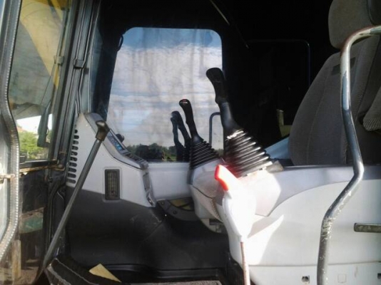 แบ็กโฮลมือสอง,Komatsu PC200-7/ทำงาน 6xxx ชม. สวยเต็ม/ เอกสารเล่ม.ทบ. ทำงานอยู่ดูได้เลย