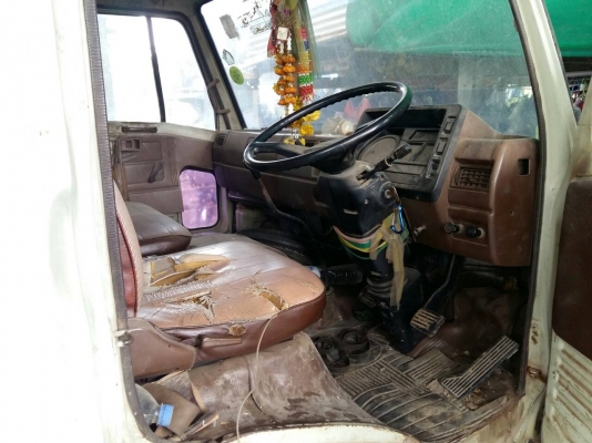 ขายรถ HINO FC174A ปี46 เครื่อง HO7C 185แรงม้า พื้นเทนเลอร์ เครื่องดี คัสซีสวย