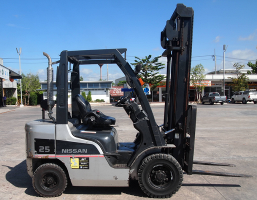จำหน่ายรถ Forklift Nissan 2.5 ตัน ดีเซล เสา 4 เมตร ปี 2009 จำหน่ายรถ Forklift Nissan 2.5 ตัน ดีเซล เสา 4 เมตร ปี 2009