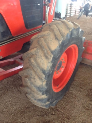 ขายรถไถ KUBOTA M105 รถสภาพดีมากใช้งานน้อย ใช้ไปแค่ 1,290 ชั่วโมง