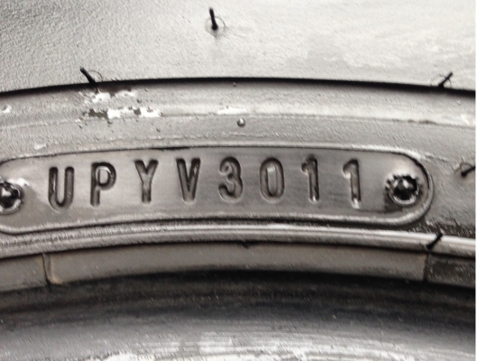 ยาง All Dunlop 30 9.5 R15 กลางปี11 ราคาไม่แพง