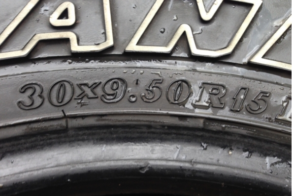 ยาง All Dunlop 30 9.5 R15 กลางปี11 ราคาไม่แพง