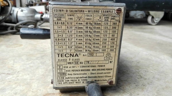 ====== Sold Out!! ====== เครื่องอาร์คกระเป๋า TECNA Made in Italy 11 KVA. ไฟบ้าน 220V. สภาพสวยพร้อมใช้งานภาคสนาม อเนกประสงค์พกพาง่าย!! โทร 089-2499-123 นครปฐม