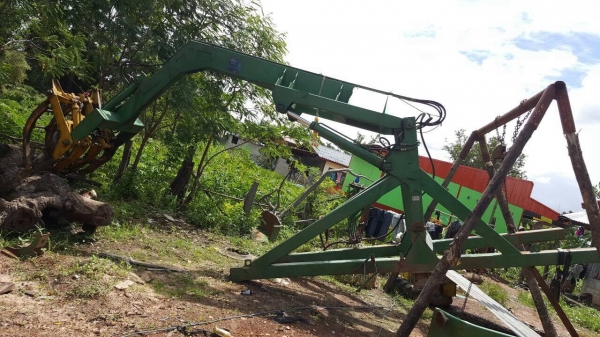 ขายคีบ อวยชัยแทรคเตอร์ สภาพสวยพร้อมใช้ ยกขึ้นใส่ได้เลย ราคาต่อรองได้ครับ