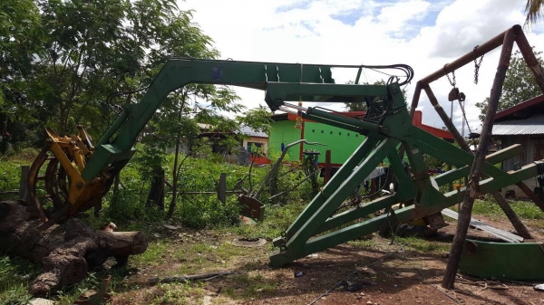 ขายคีบ อวยชัยแทรคเตอร์ สภาพสวยพร้อมใช้ ยกขึ้นใส่ได้เลย ราคาต่อรองได้ครับ