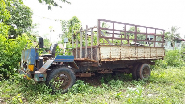 ขายรถอีแต๋นจัมโบ้ ยาง 900 คัสซี NISSAN UG สวยตลอดเส้น เครื่อง 6BB1 145 แรงม้า พร้อมตู้นวดข้าวไทยเส็ง 8 ฟุต